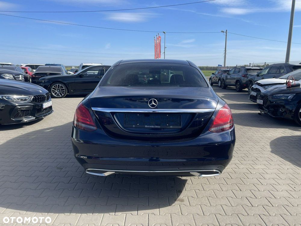 Mercedes-Benz Klasa C 300 d 4Matic 9G-TRONIC Exclusive - 3