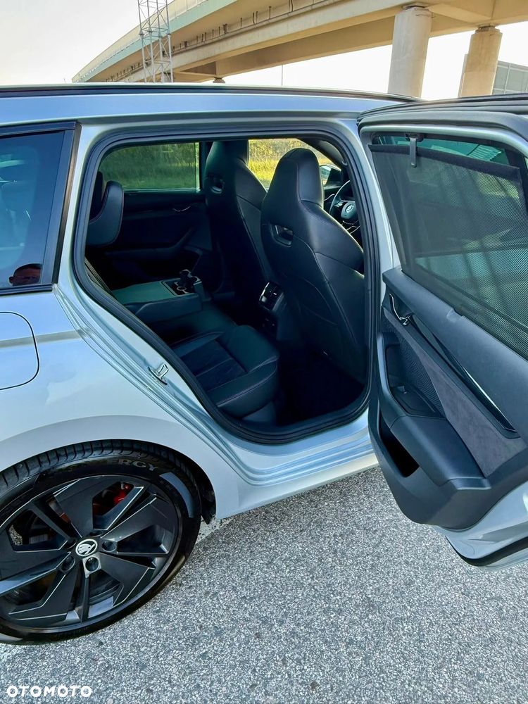 Skoda Octavia 2.0 TDI DSG 4x4 RS Plus - 25