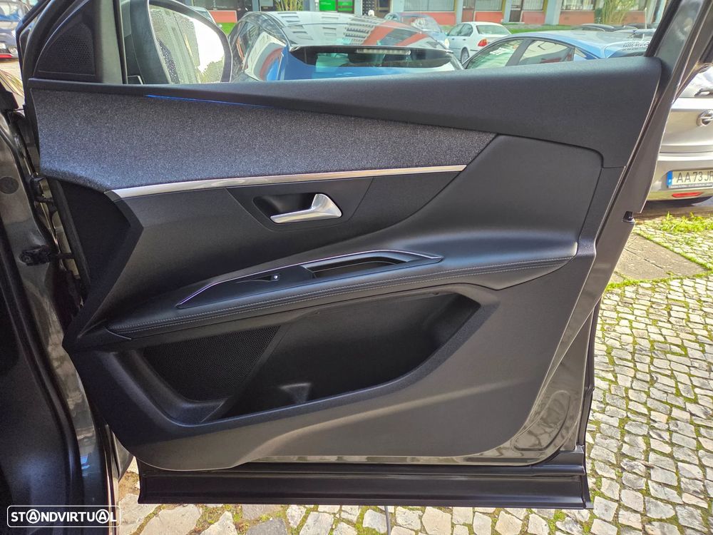 Peugeot 3008 PureTech 130 Stop & Start GPF EAT8 Allure - 26