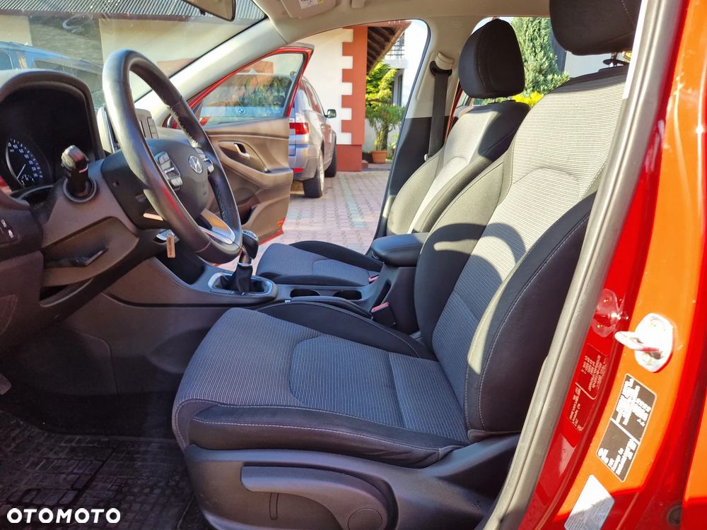 Hyundai i30 1.5 DPI Classic + - 20