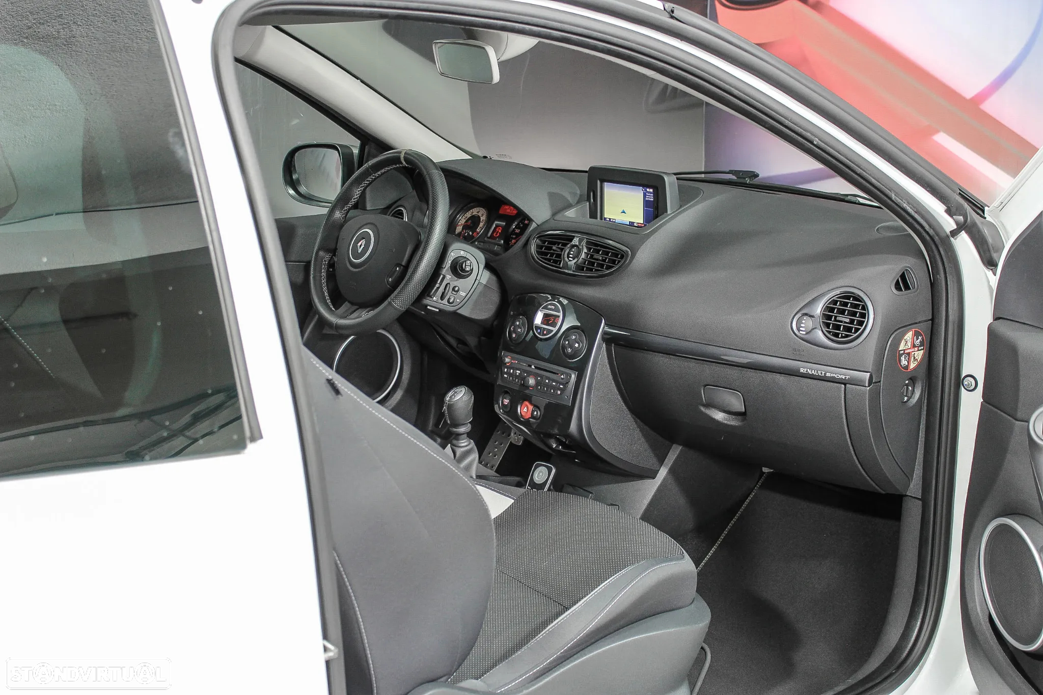 Renault Clio 2.0 16V RS - 13