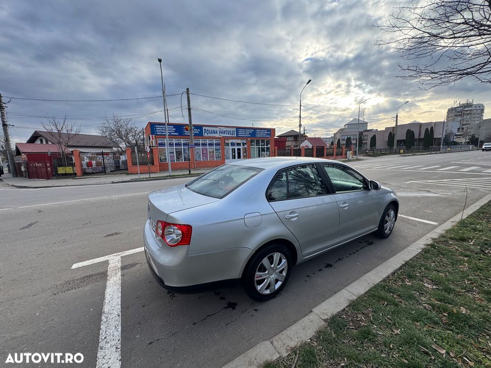 Volkswagen Jetta - 6