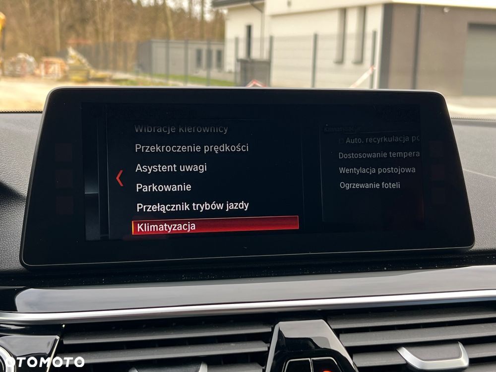 BMW Seria 5 520d xDrive Luxury Line sport - 34