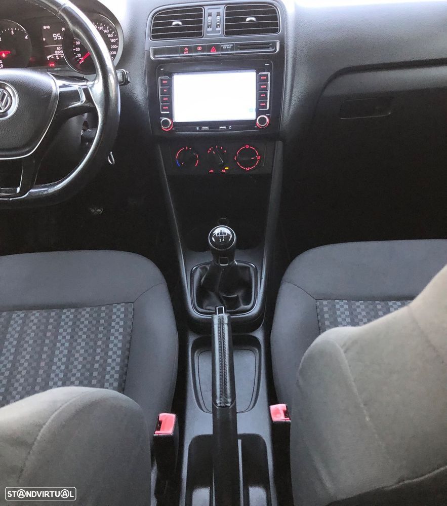 VW Polo 1.4 TDi BlueMotion - 22