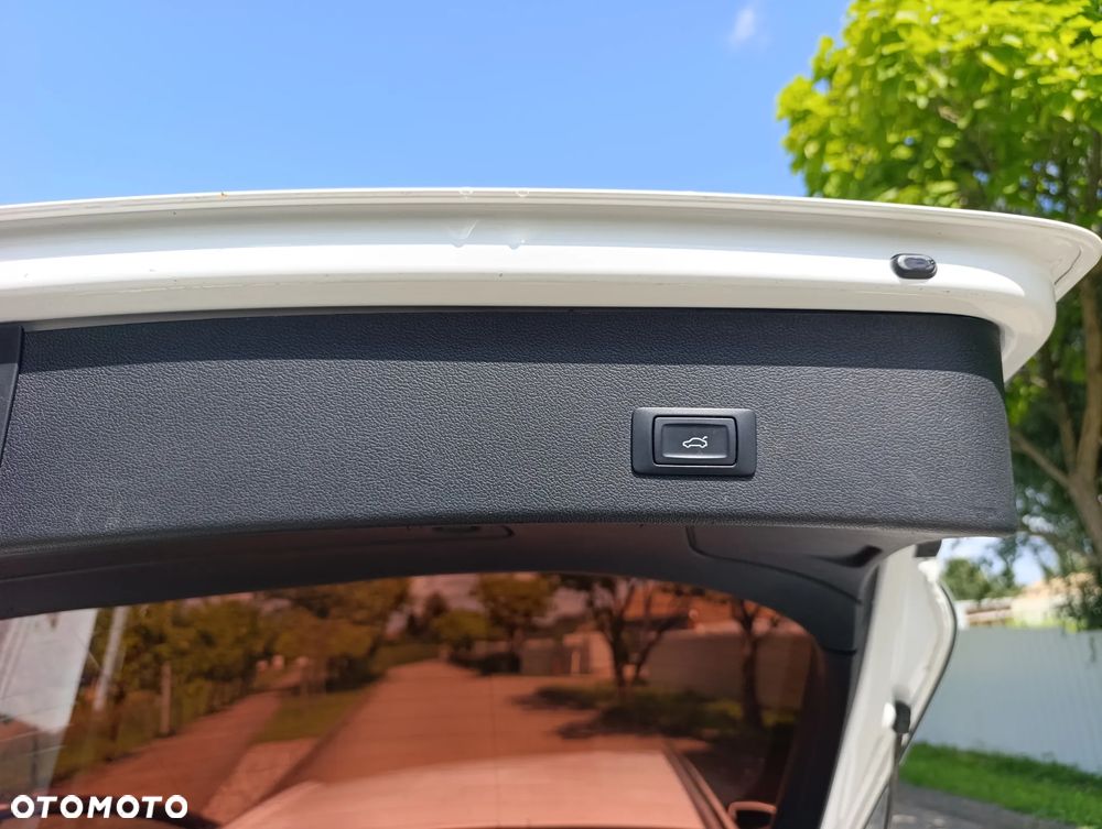 Audi A4 Avant 2.0 TDI DPF quattro Ambiente - 10