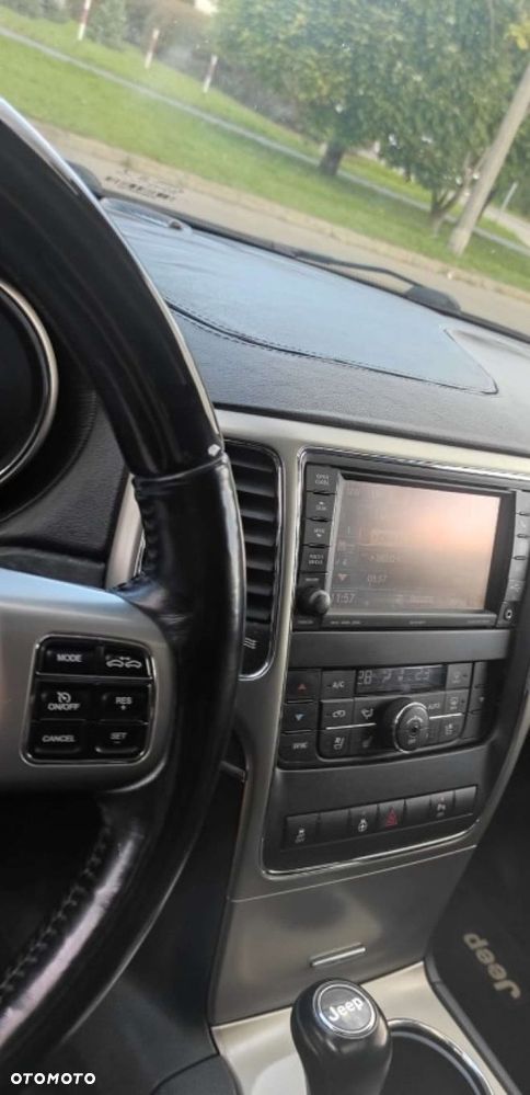 Jeep Grand Cherokee - 9