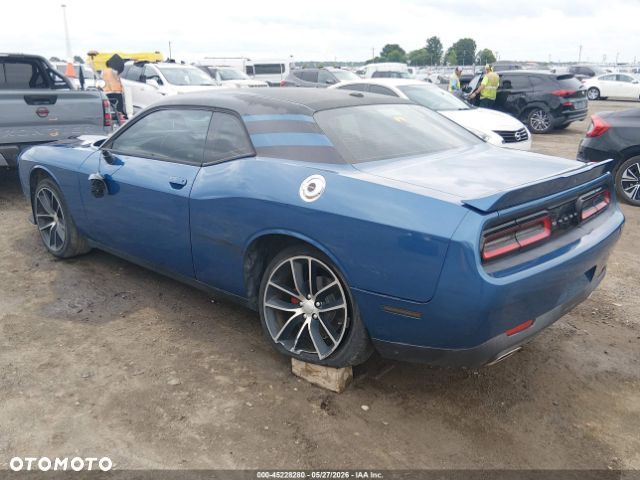 Dodge Challenger - 8