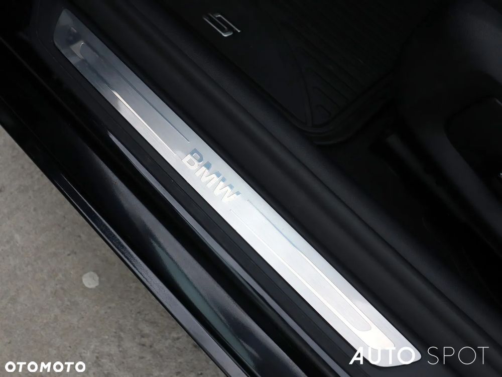 BMW Seria 5 518d mHEV - 16