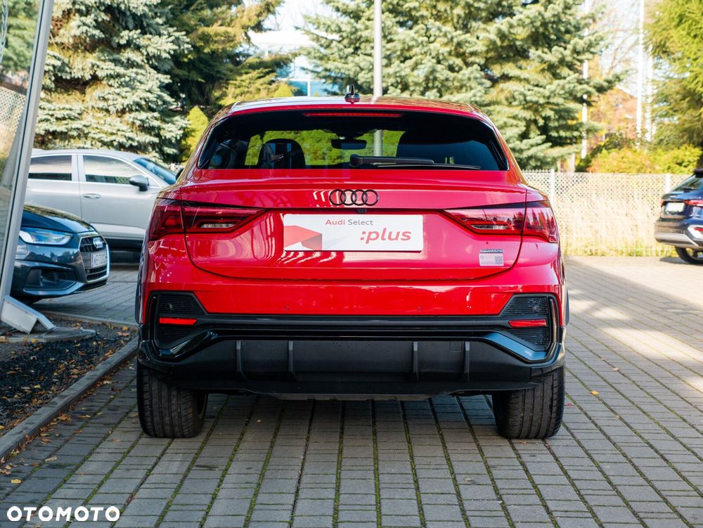 Audi Q3 Sportback - 13