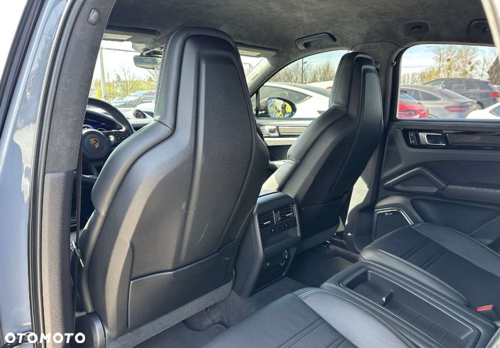 Porsche Cayenne - 30