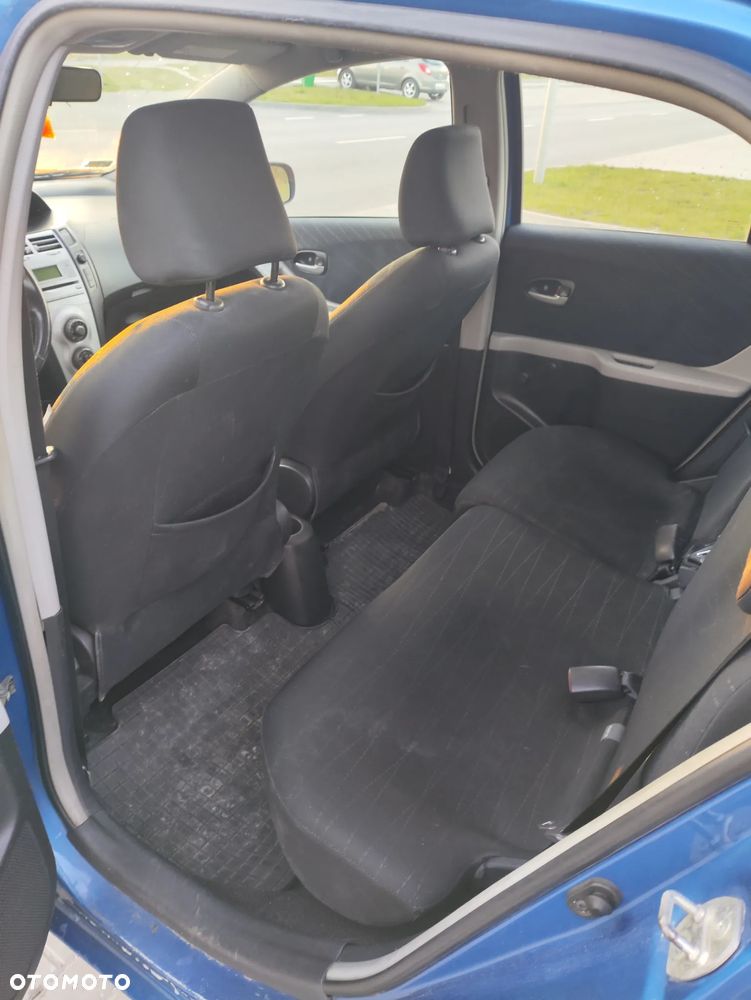 Toyota Yaris - 4