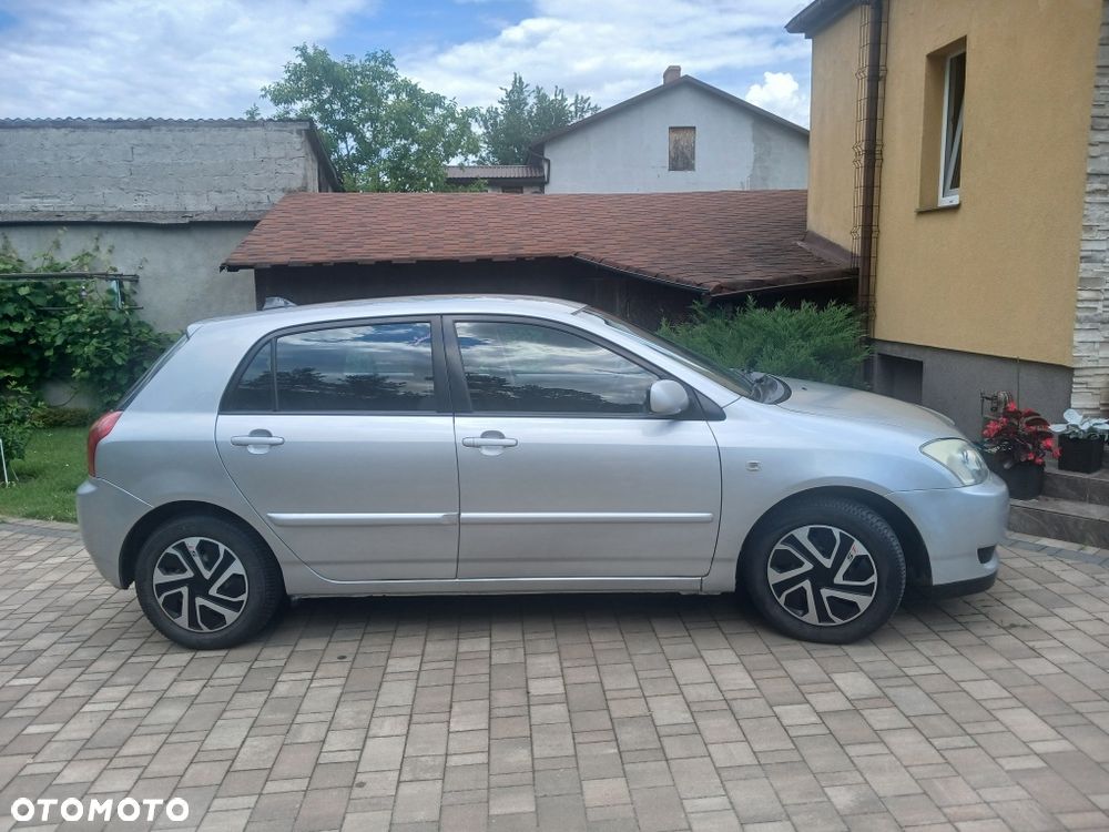 Toyota Corolla - 1