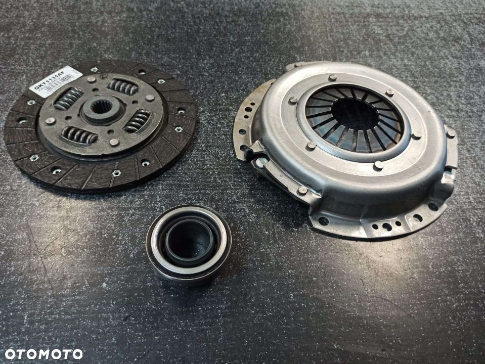 Zestaw sprzęgła z łożyskiem  (180mm) KIA AVELLA, PRIDE; MAZDA 121 I, 121 II 1.1/1.3 10.87-12.01 - 2