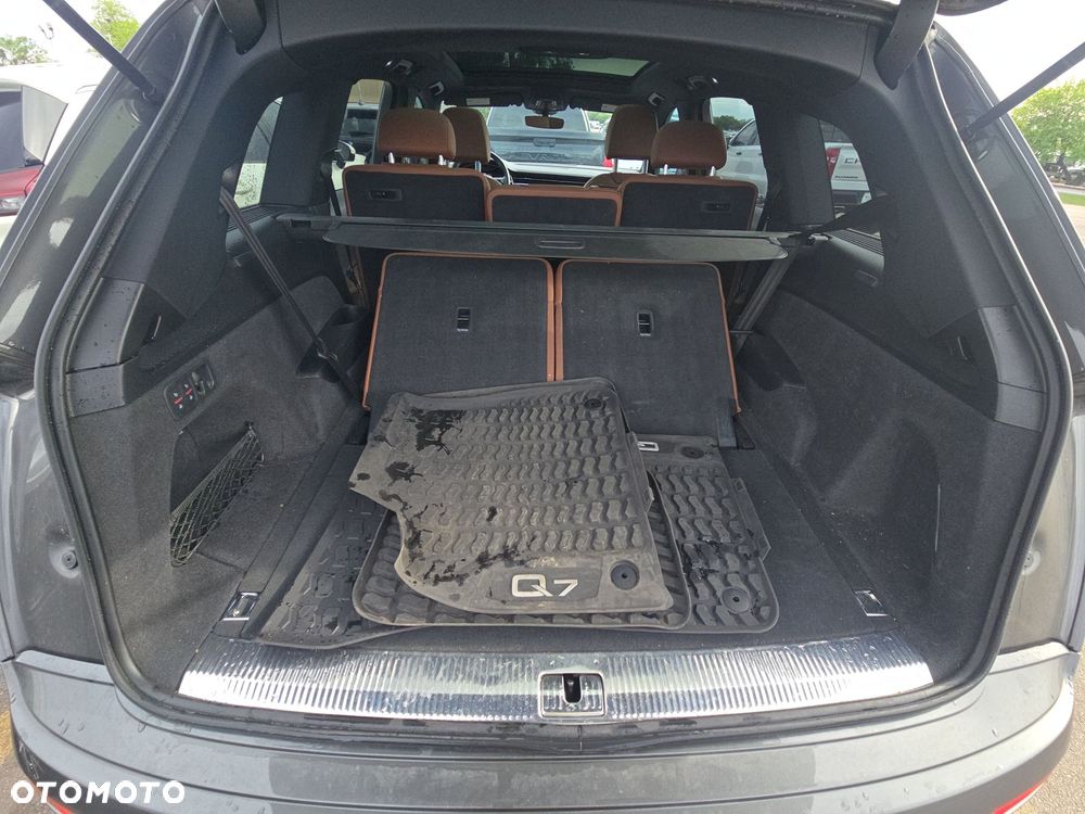 Audi Q7 - 11