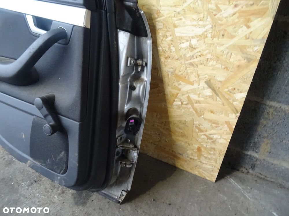Drzwi Audi A4B7 kombi Lakier(LY7W) Lewy Tył - 11