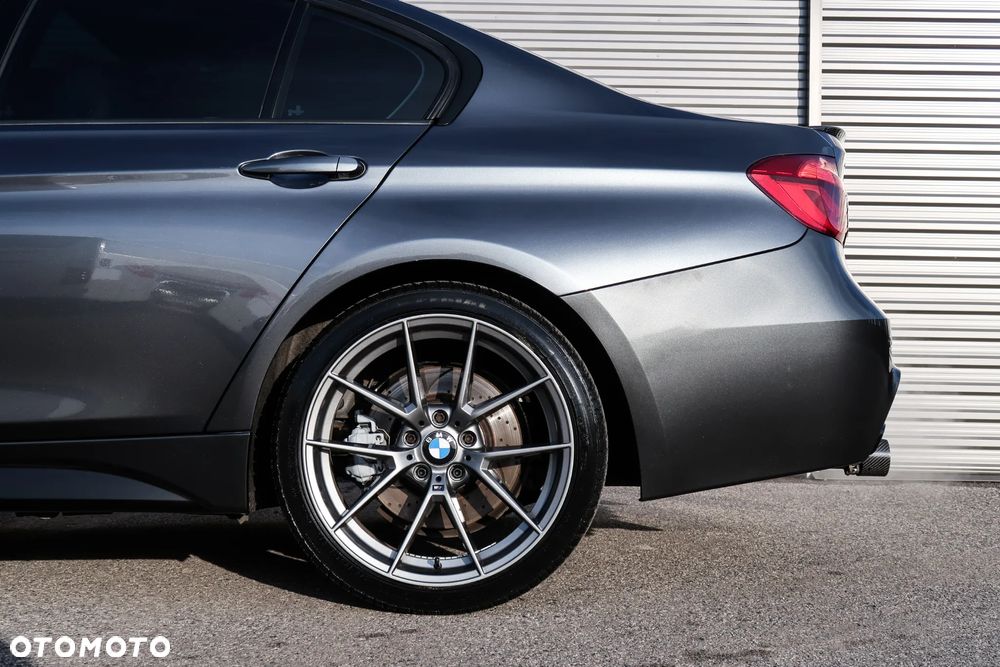 BMW Seria 3 335i xDrive M Sport - 9