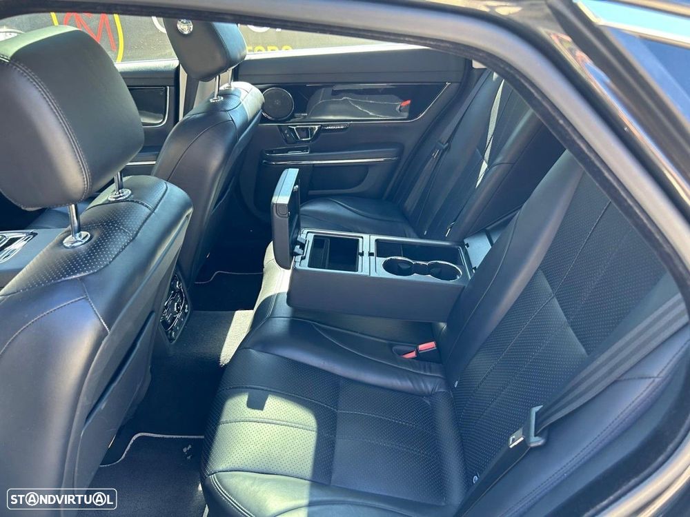 Jaguar XJ 3.0 D V6 Luxury - 31