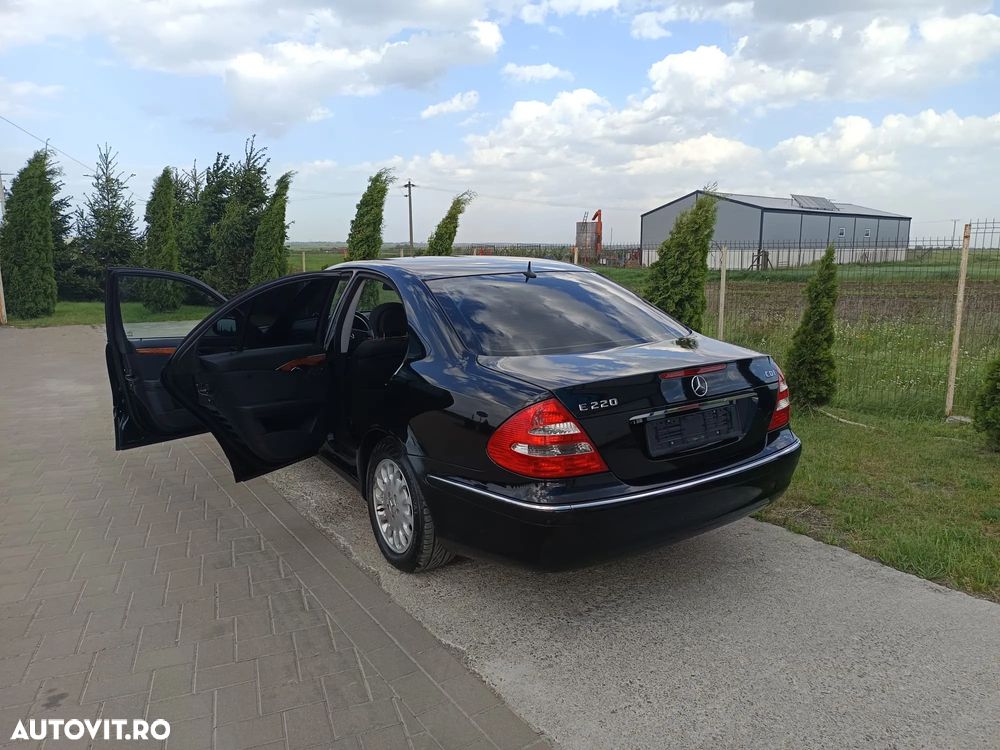 Mercedes-Benz E 220 CDI Elegance - 18