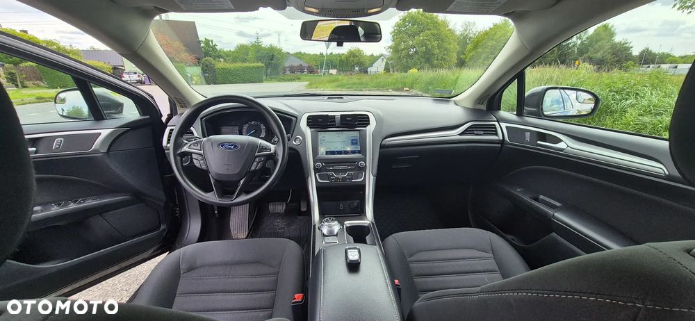 Ford Fusion - 2