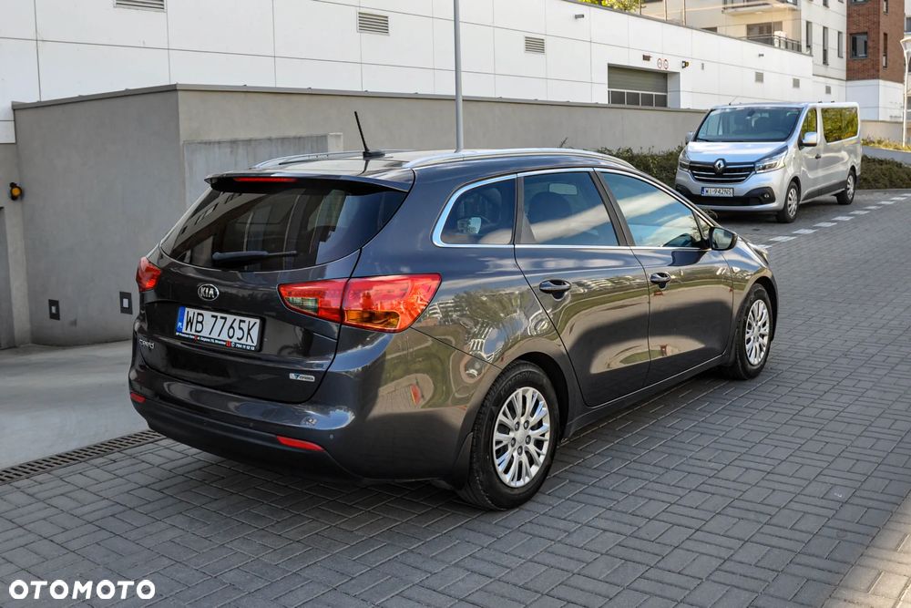 Kia Ceed - 4