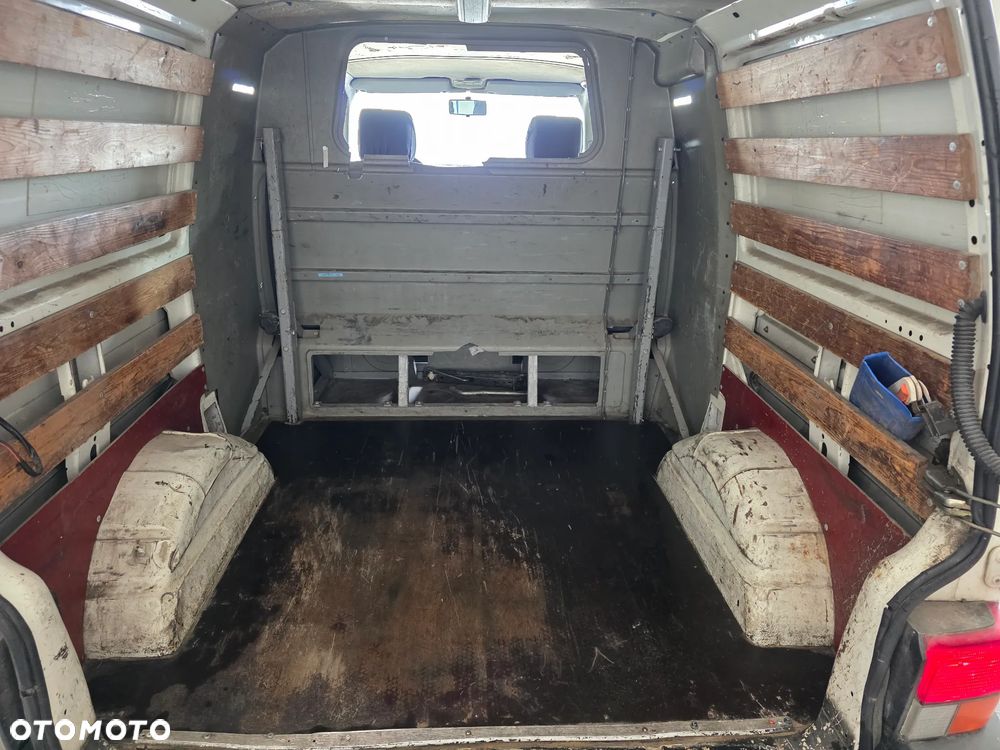 Volkswagen Transporter - 13