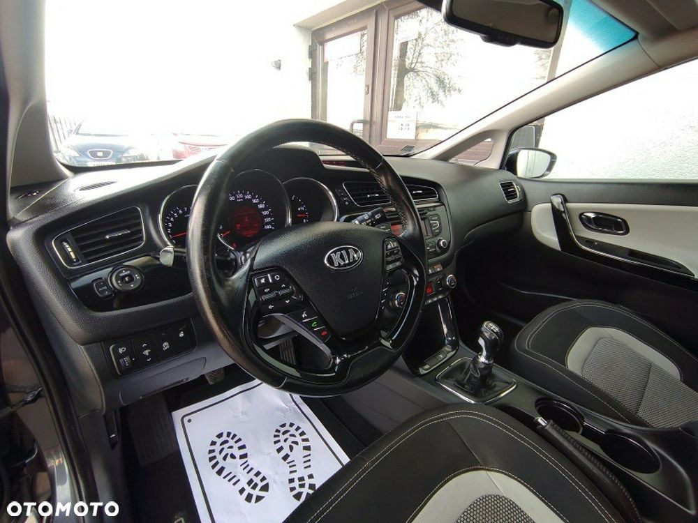 Kia Ceed - 11