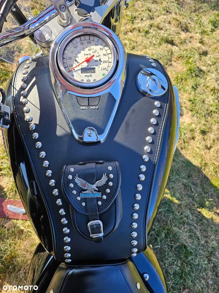 Suzuki VL 800 Volusia - 10