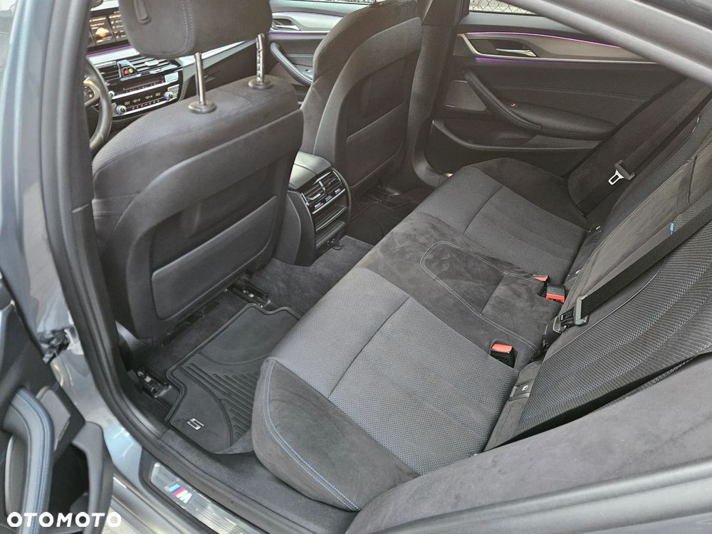 BMW Seria 5 530e iPerformance M Sport sport - 12