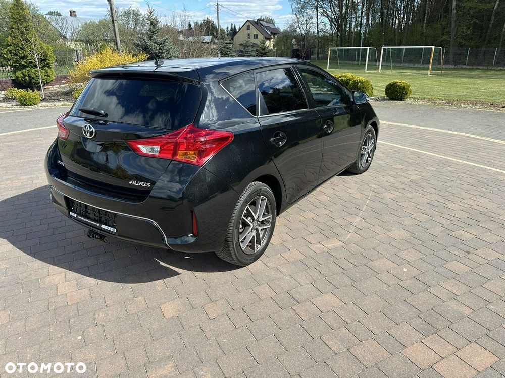Toyota Auris - 11