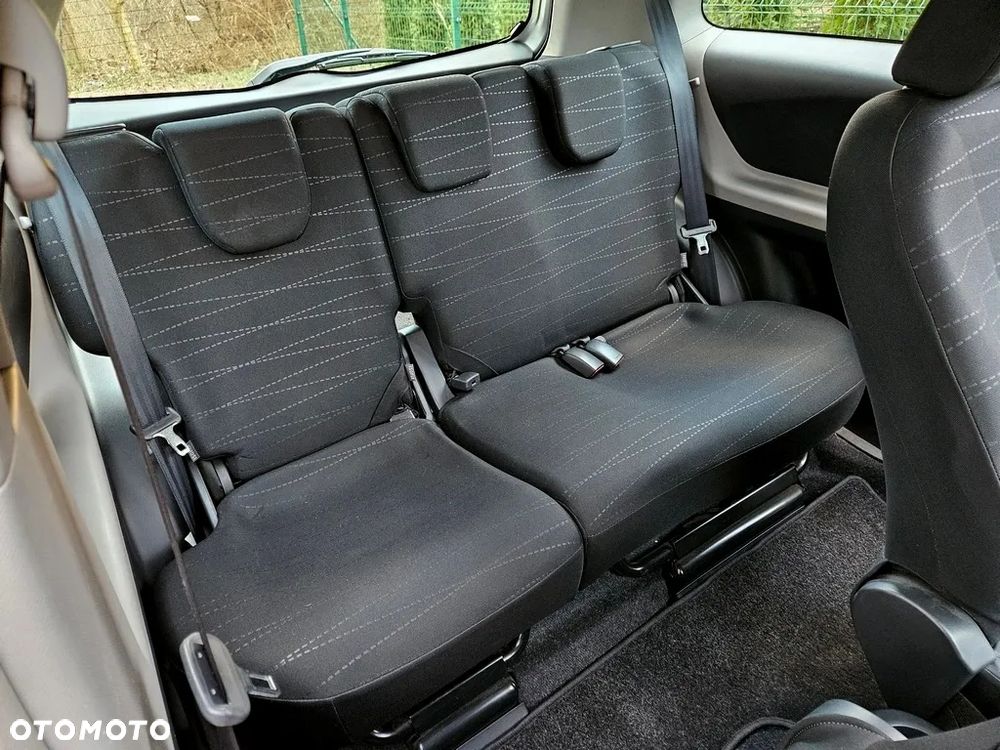 Toyota Yaris - 17