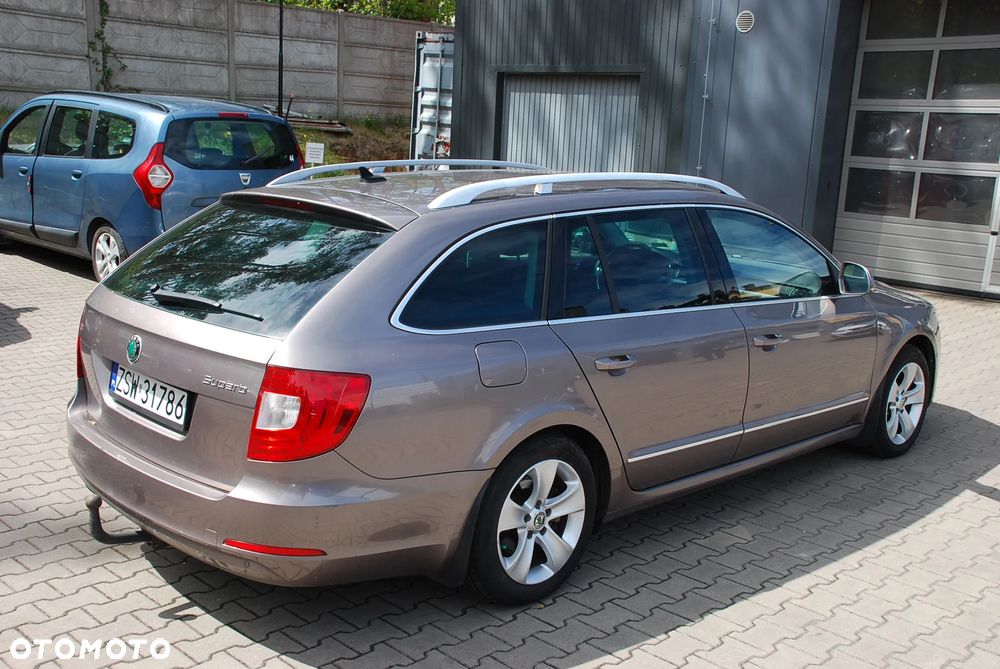 Skoda Superb 2.0 TDI Green tec DSG Elegance - 12