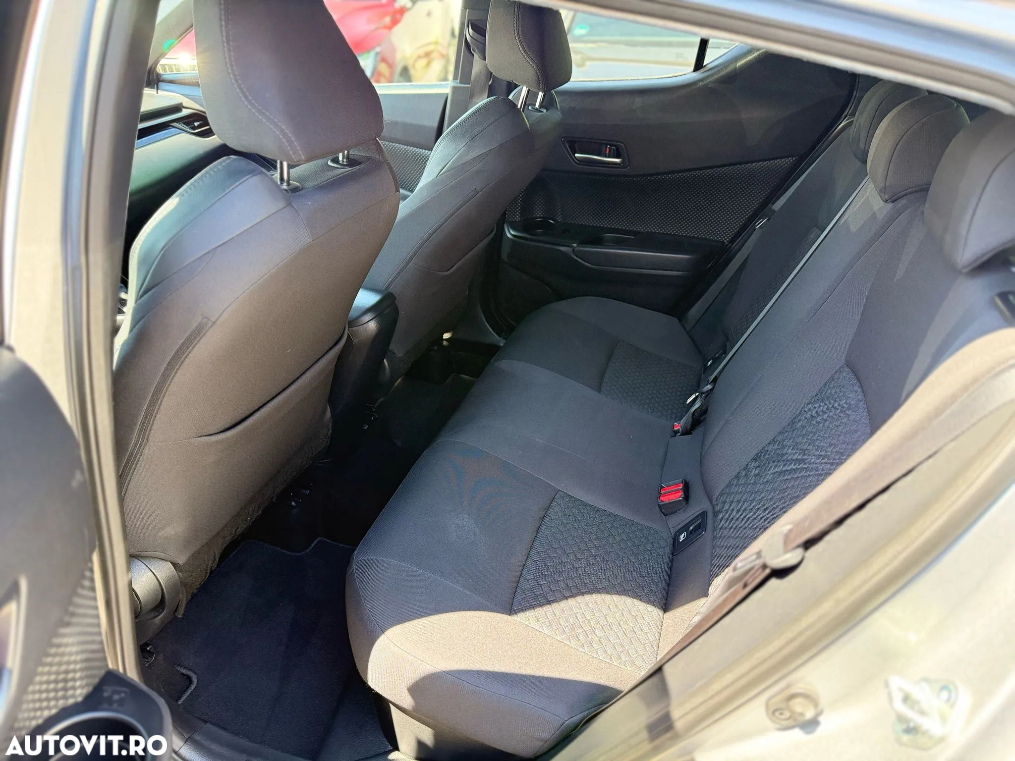 Toyota C-HR 1.8 HSD 122 CP 4x2 CVT Cult - 18