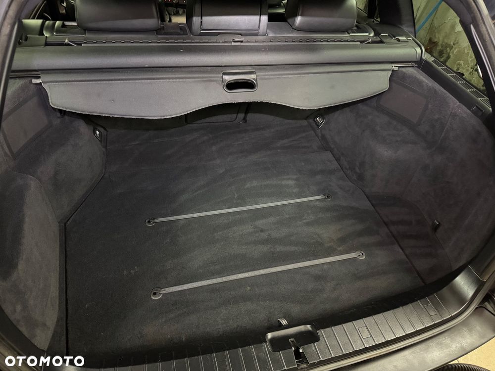 BMW Seria 3 330d Edition Sport - 40