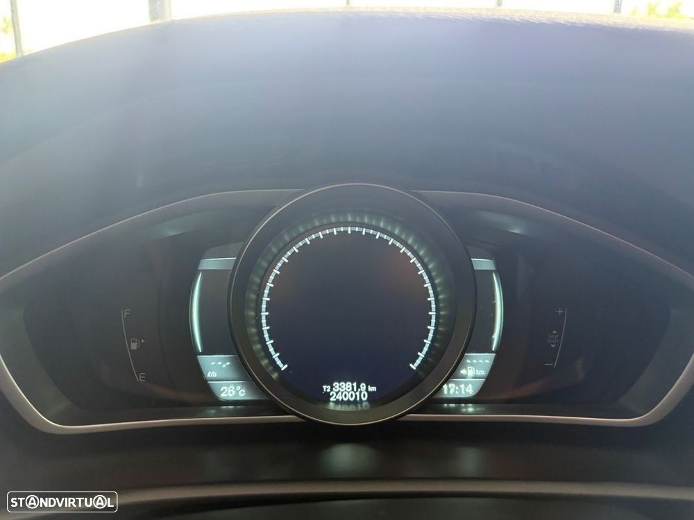 Volvo V40 1.6 D2 R-Design - 16