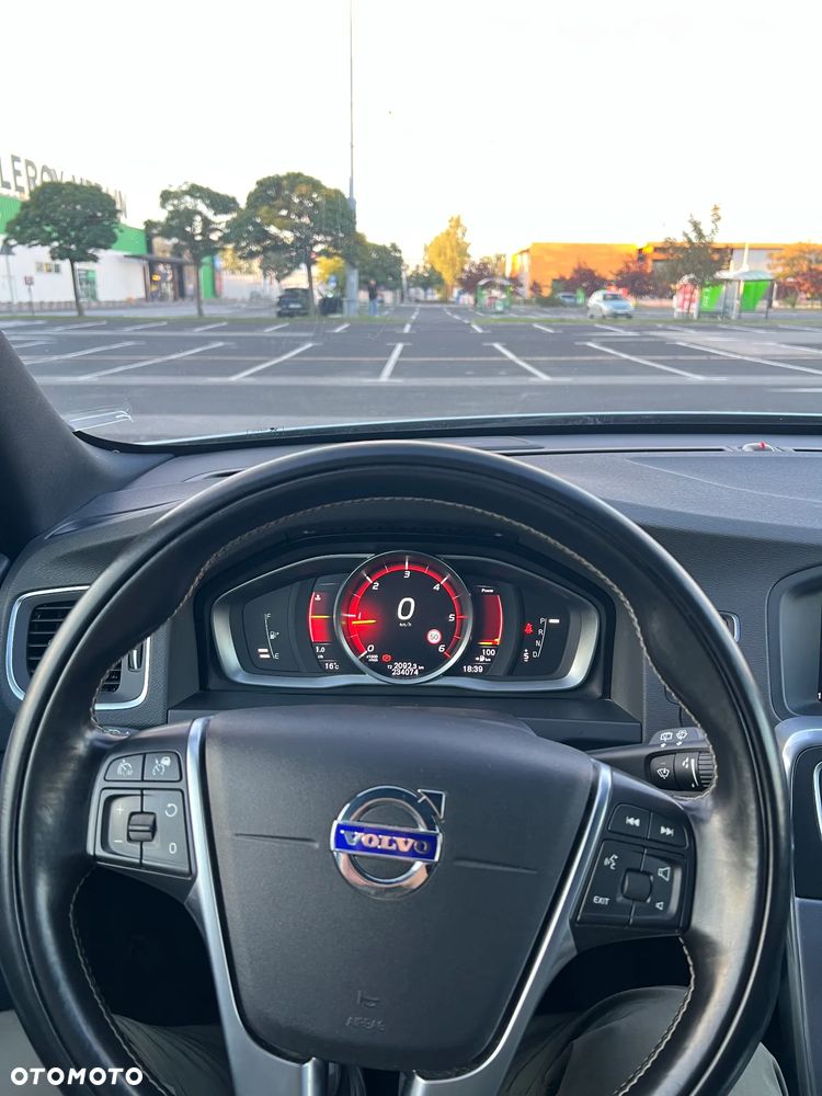 Volvo V60 D4 Geartronic Linje Svart - 14