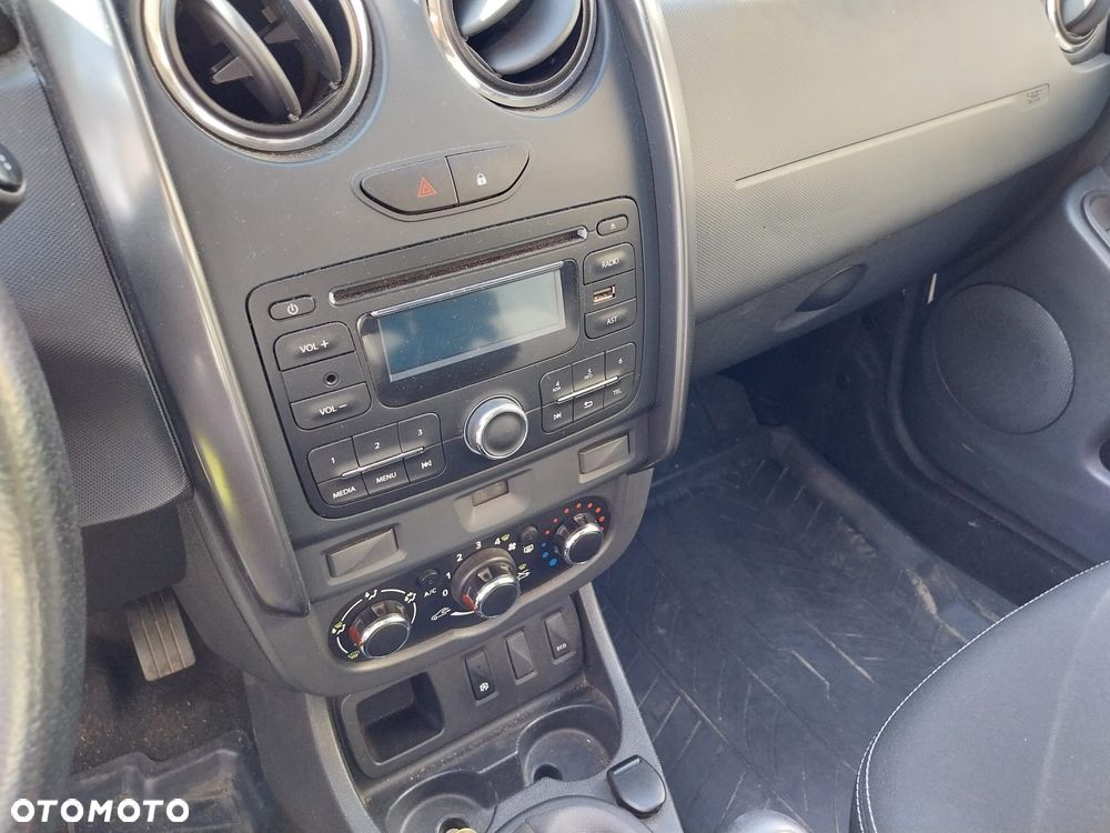 Dacia Duster 1.6 SCe Laureate S&S - 12