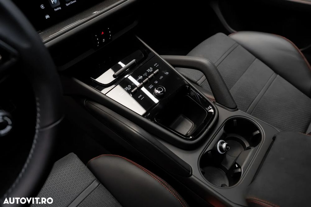 Porsche Cayenne GTS - 19