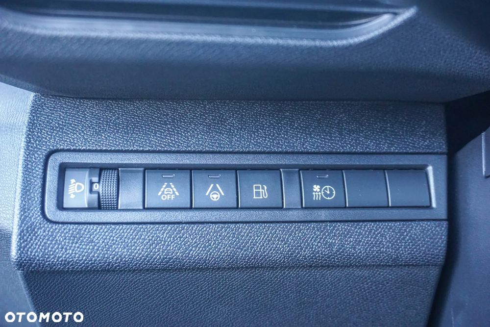 Peugeot 3008 1.6 PureTech Hybrid PHEV Allure Pack S&S EAT8 - 24