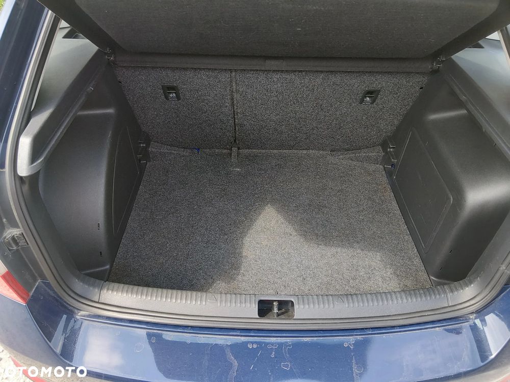 Skoda RAPID 1.2 TSI Ambition - 19
