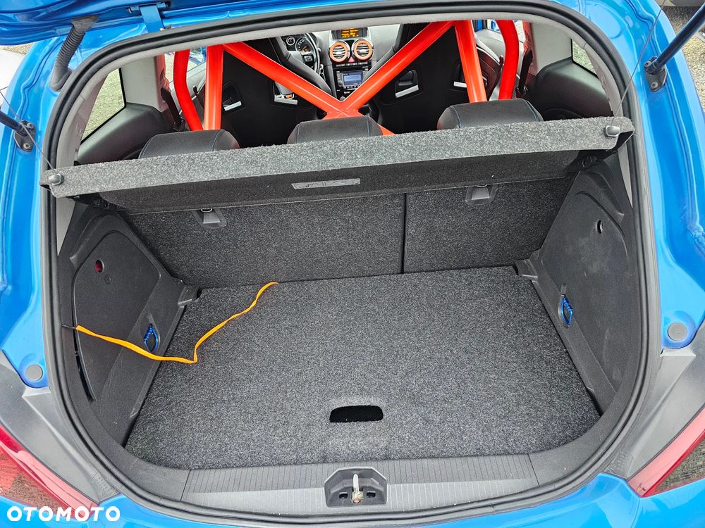 Opel Corsa 1.6 Turbo OPC - 16