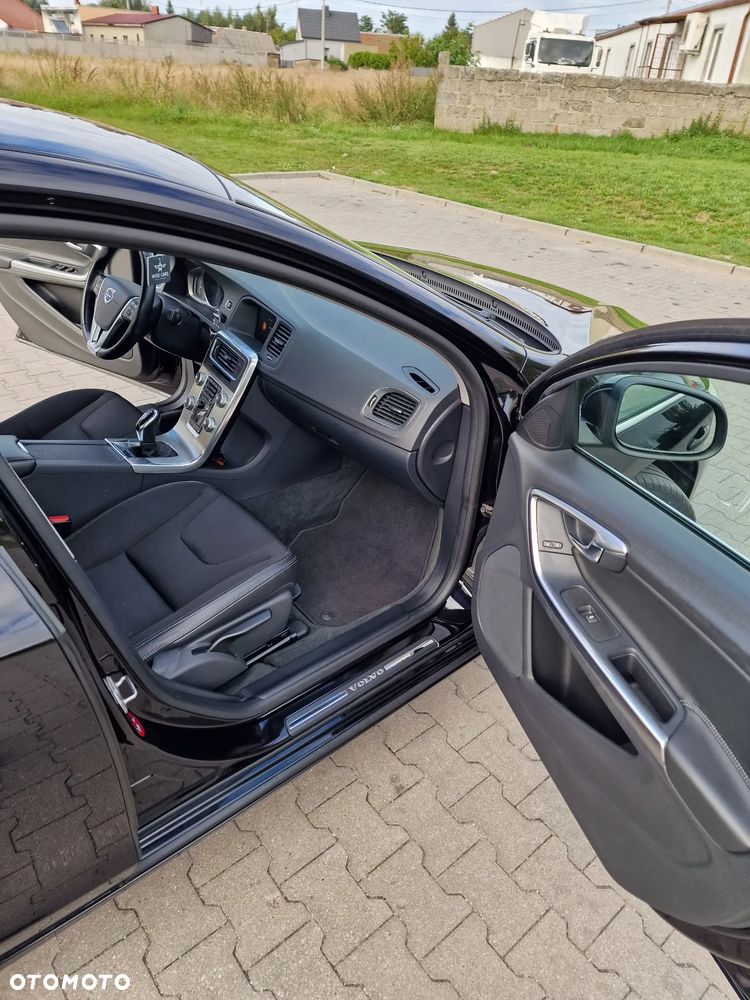 Volvo S60 D4 Drive-E Momentum - 17