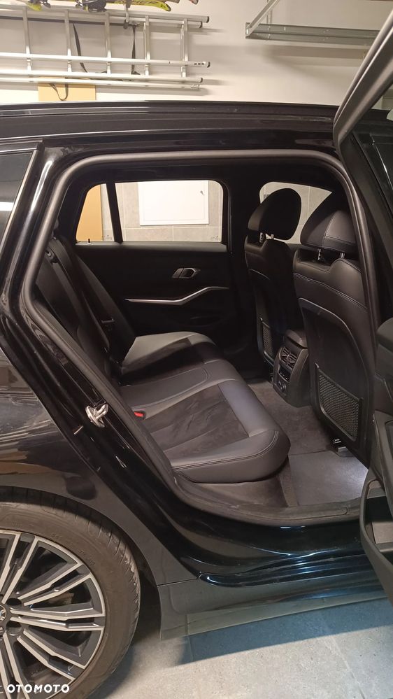 BMW Seria 3 318i M Sport - 17