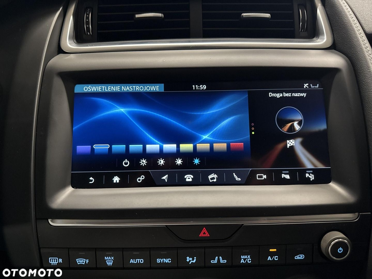 Jaguar E-Pace 2.0 i4P AWD R-Dynamic - 23
