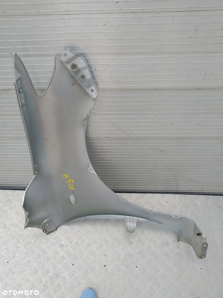 F354/F357/F371/F680/F748/H309/H327/H351/H501 BŁOTNIK LEWY TOYOTA COROLLA E15 SEDAN - 21