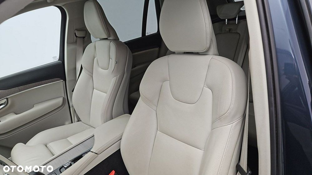 Volvo XC 90 B5 D AWD Plus Bright - 11