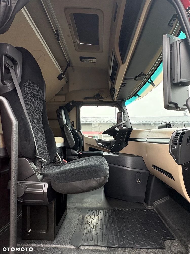 Mercedes-Benz Actros - 14