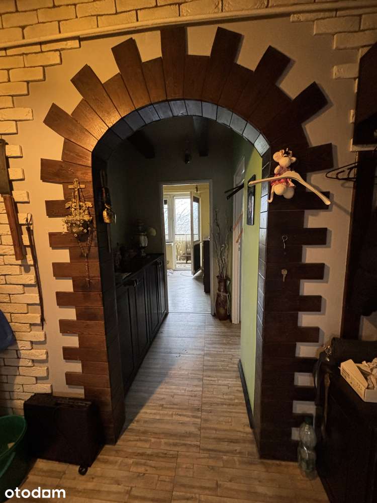 Mieszkanie z balkonem i piwnicą na sprzedaż