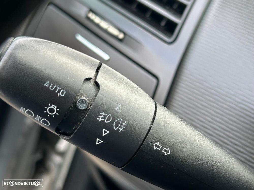 Citroën C4 1.6 HDi Attraction - 16