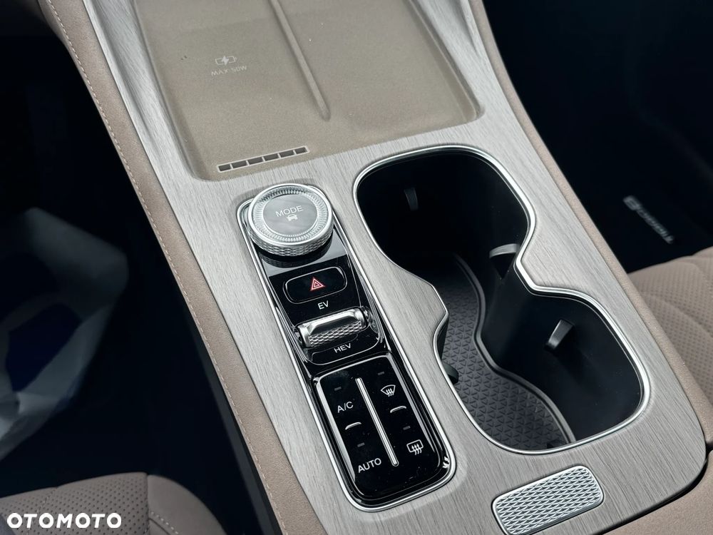 Chery Tiggo 8 1.5 T-GDI Super Hybrid Prestige DCT - 18