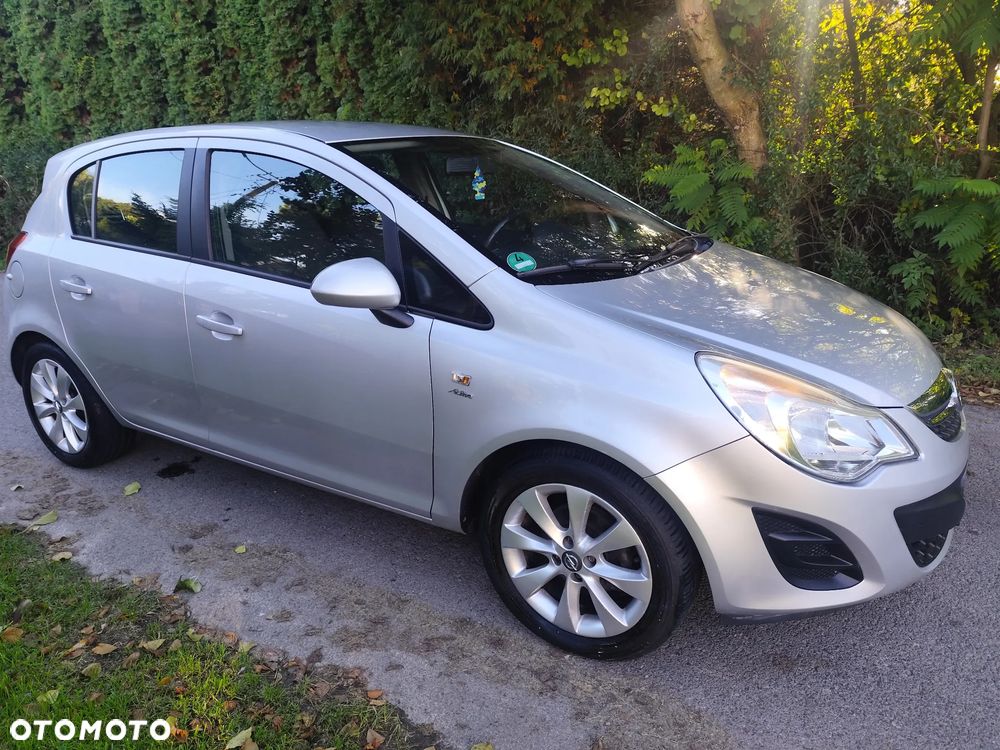 Opel Corsa 1.2 16V Cosmo - 1
